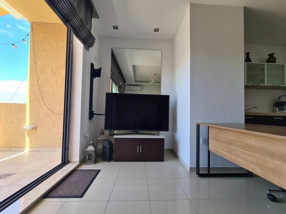 2 Bedroom Seafront Duplex Penthouse In The Heart Of Spinola Bay St. Julian's Exterior foto