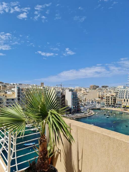 2 Bedroom Seafront Duplex Penthouse In The Heart Of Spinola Bay St. Julian's Exterior foto