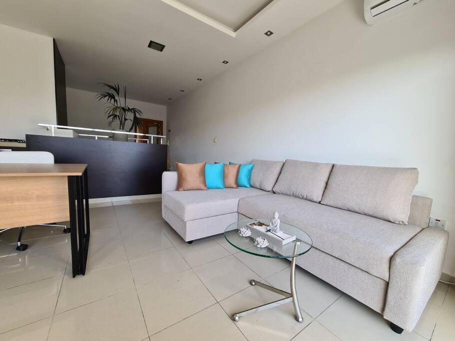 2 Bedroom Seafront Duplex Penthouse In The Heart Of Spinola Bay St. Julian's Exterior foto