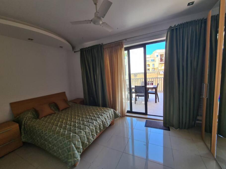 2 Bedroom Seafront Duplex Penthouse In The Heart Of Spinola Bay St. Julian's Exterior foto
