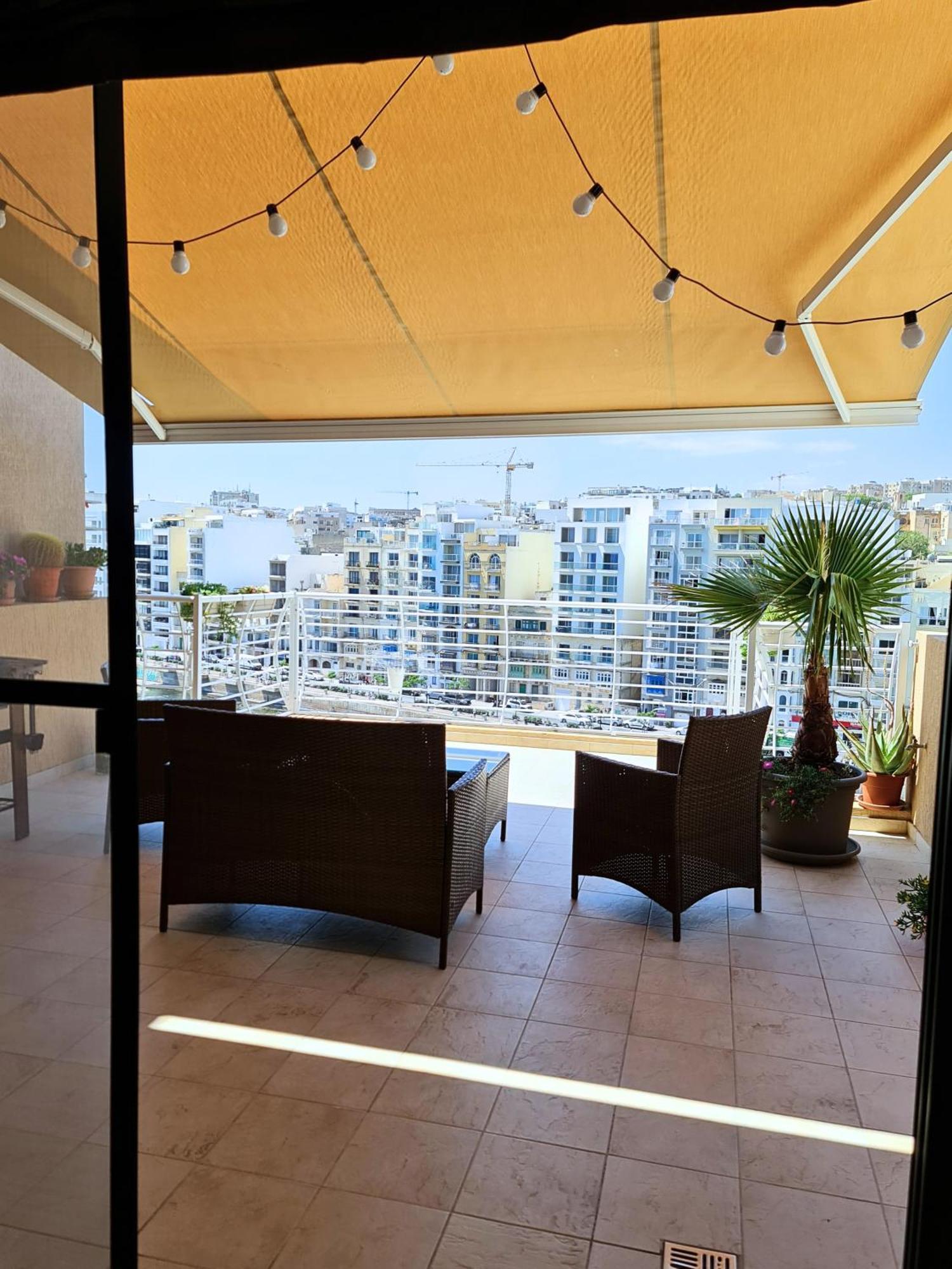 2 Bedroom Seafront Duplex Penthouse In The Heart Of Spinola Bay St. Julian's Exterior foto