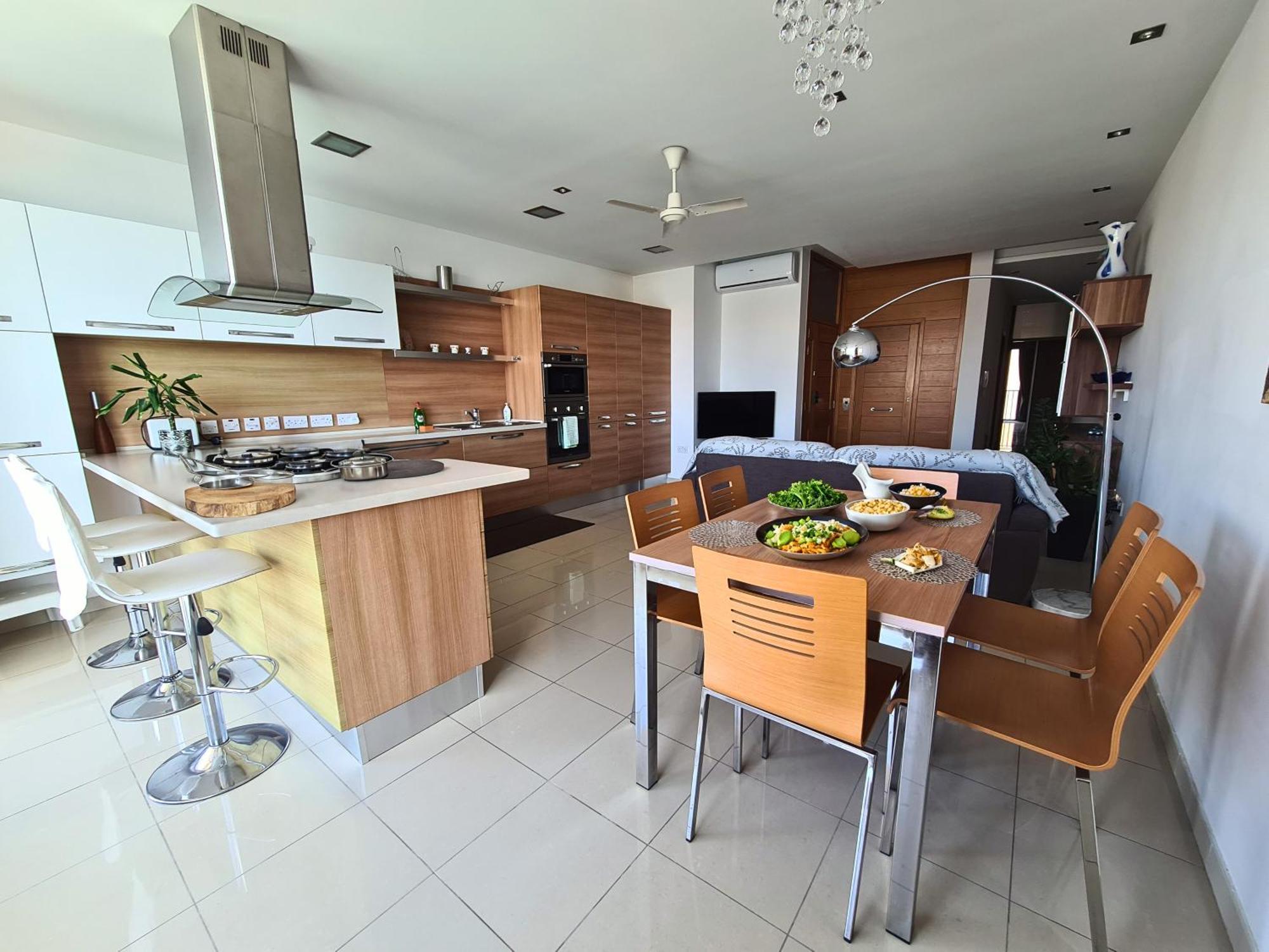 2 Bedroom Seafront Duplex Penthouse In The Heart Of Spinola Bay St. Julian's Exterior foto