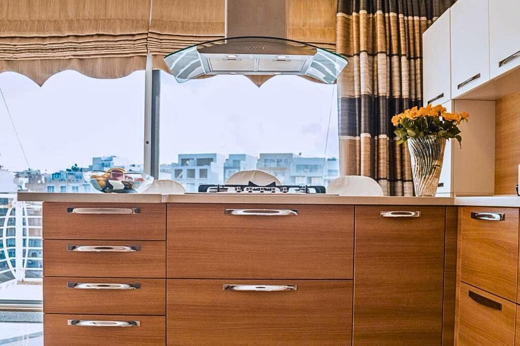 2 Bedroom Seafront Duplex Penthouse In The Heart Of Spinola Bay St. Julian's Exterior foto